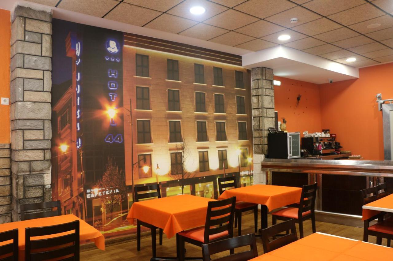 44 Hotel