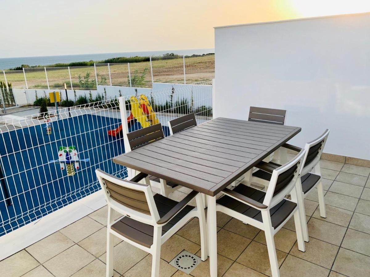 Sun Kissed Beach House Familias Apartment