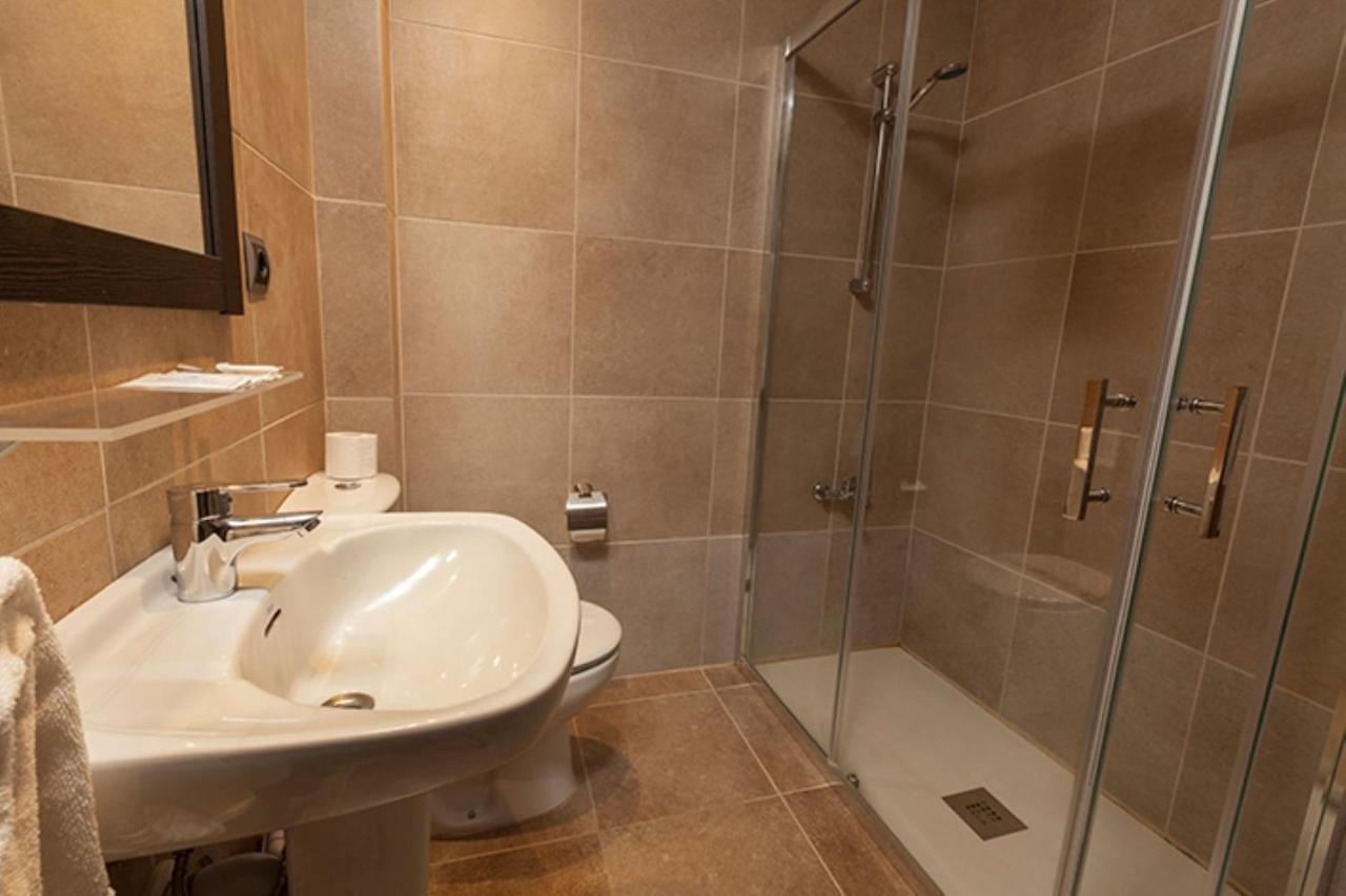 Alegret Hotel