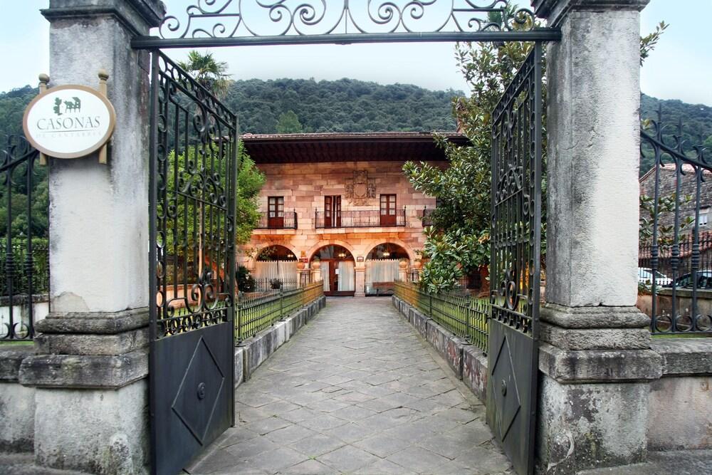 Hotel Palacio Guevara 3*
