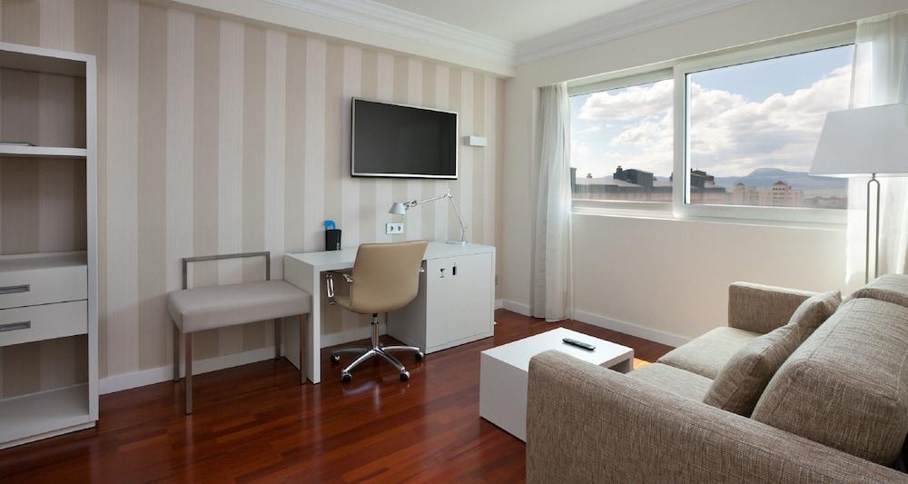 Nh Iruna Park Pamplona