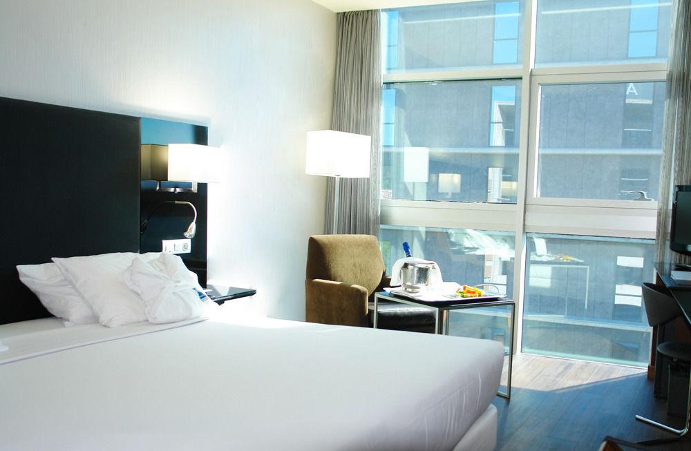 Hotel Ac Som By Marriott 4*