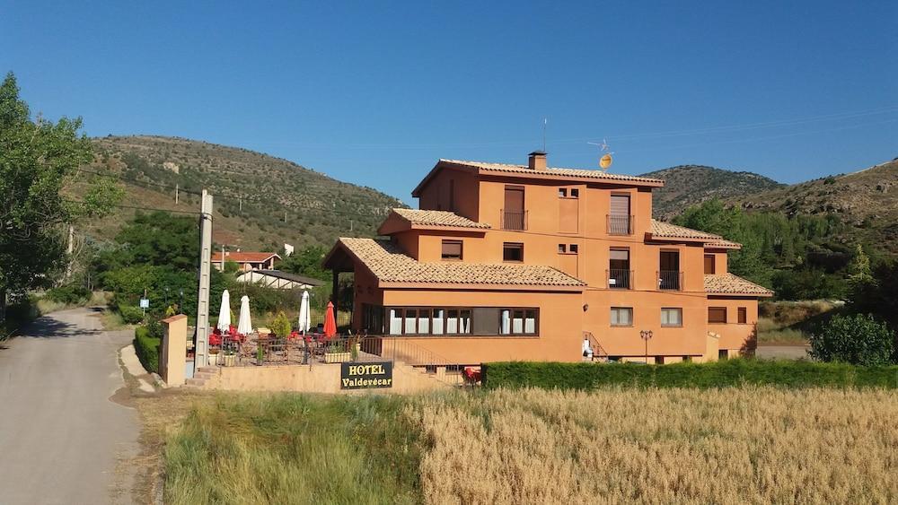 Valdevécar Hotel *