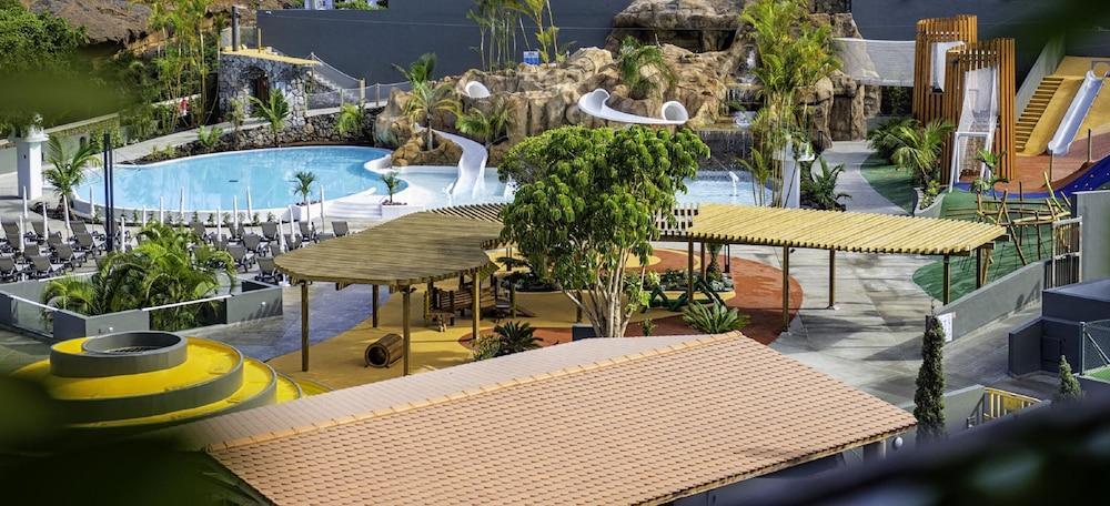 Adrián Roca Nivaria Hotel