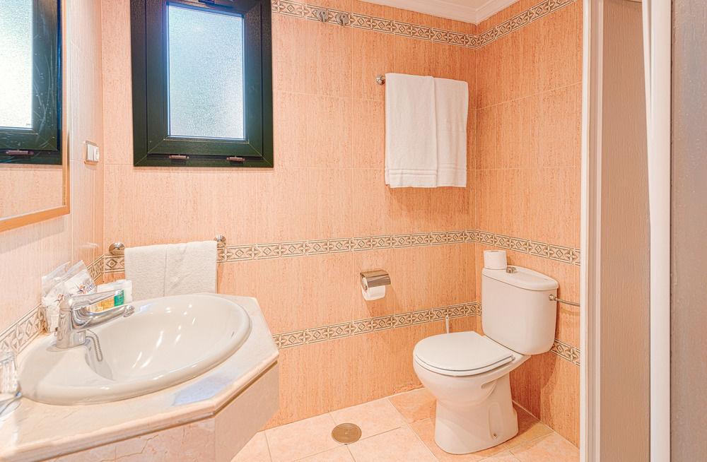 Hotel Globales Pueblo Andaluz San Pedro de Alcántara