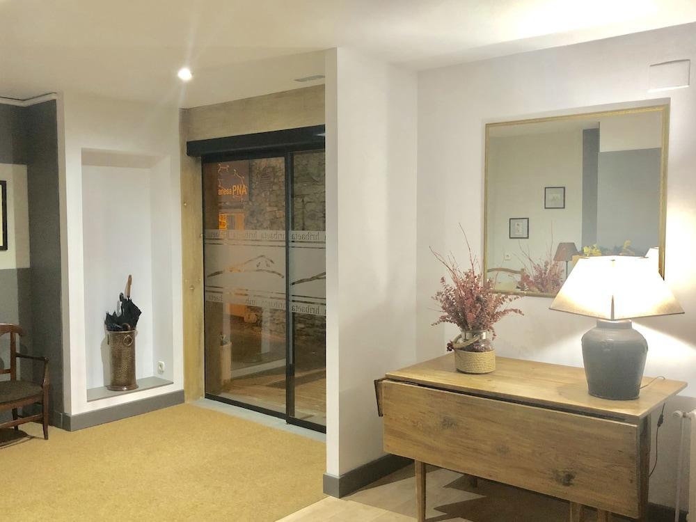Ribaeta Hotel