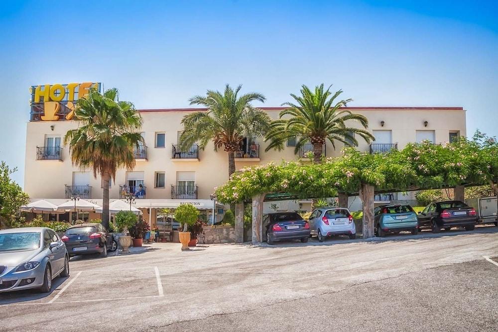 Al-andalus Hotel