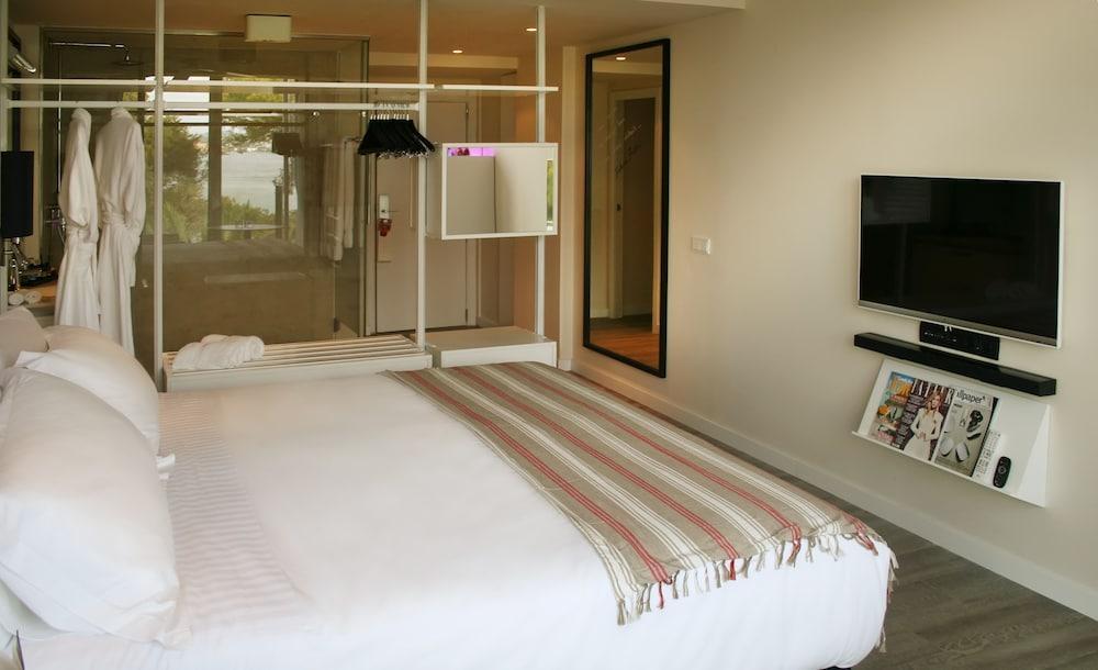 Hotel Me Ibiza S'argamassa 5*