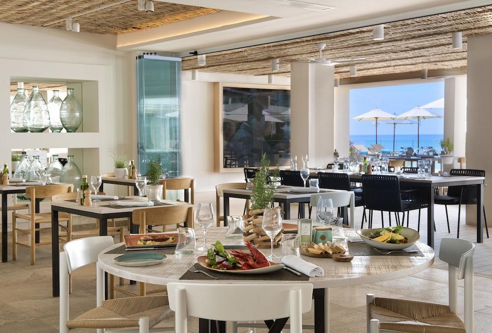 Hotel Me Ibiza S'argamassa 5*