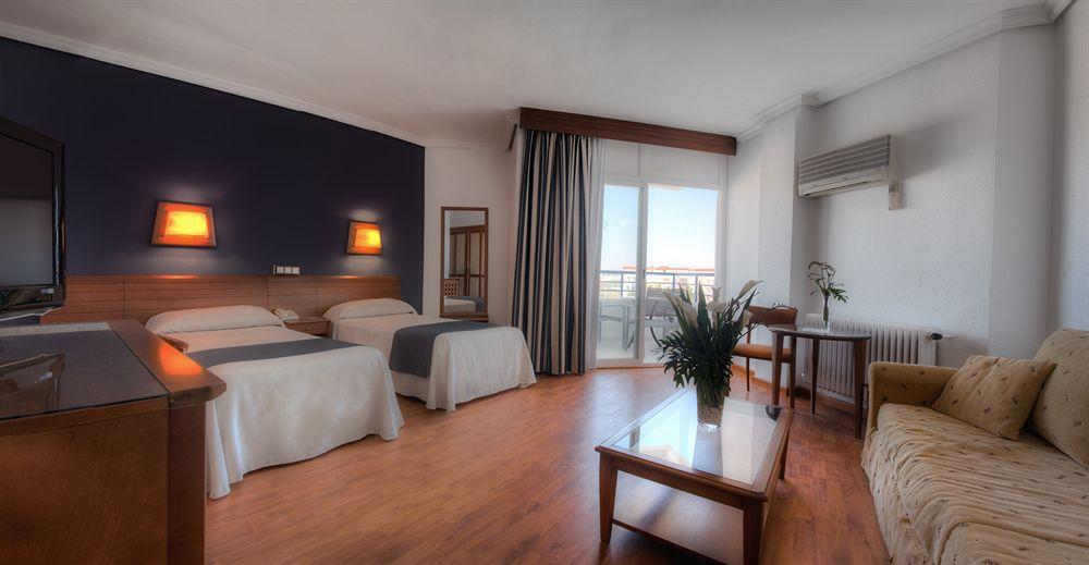 Hotel Puerto Bahia & 4*