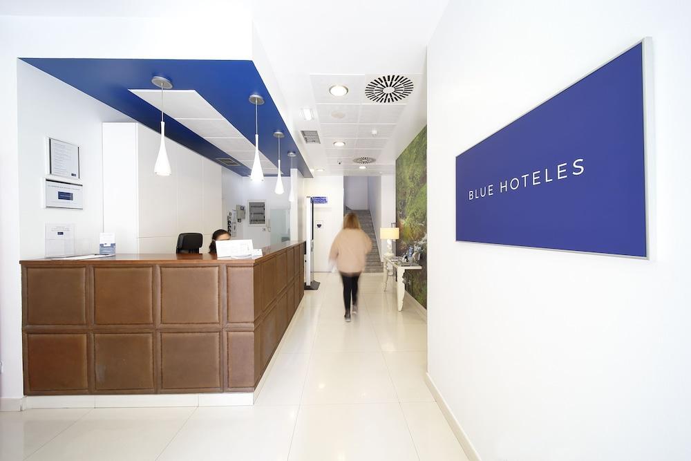 Hotel Santa Rosa, Blue