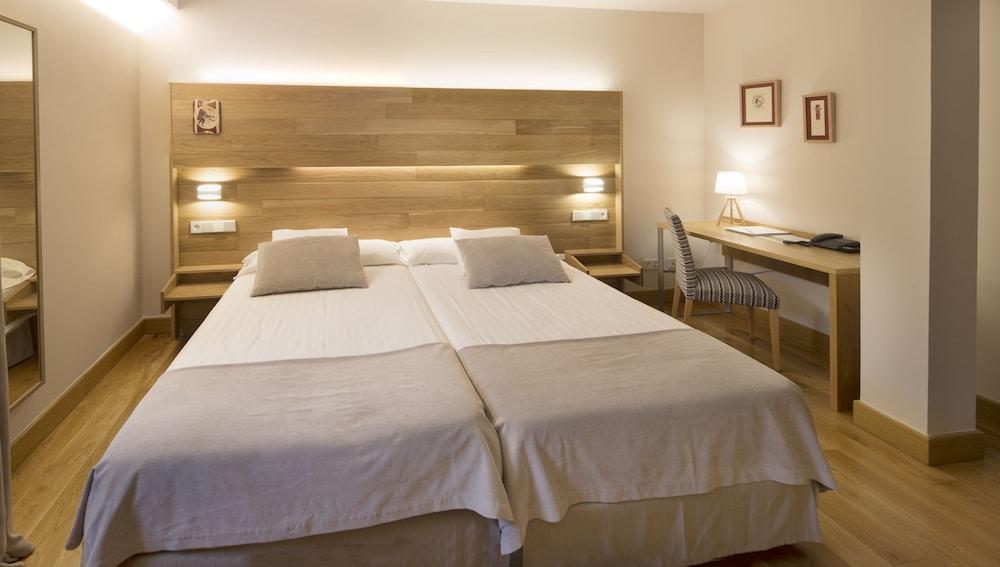 Real Colegiata San Isidoro Hotel León