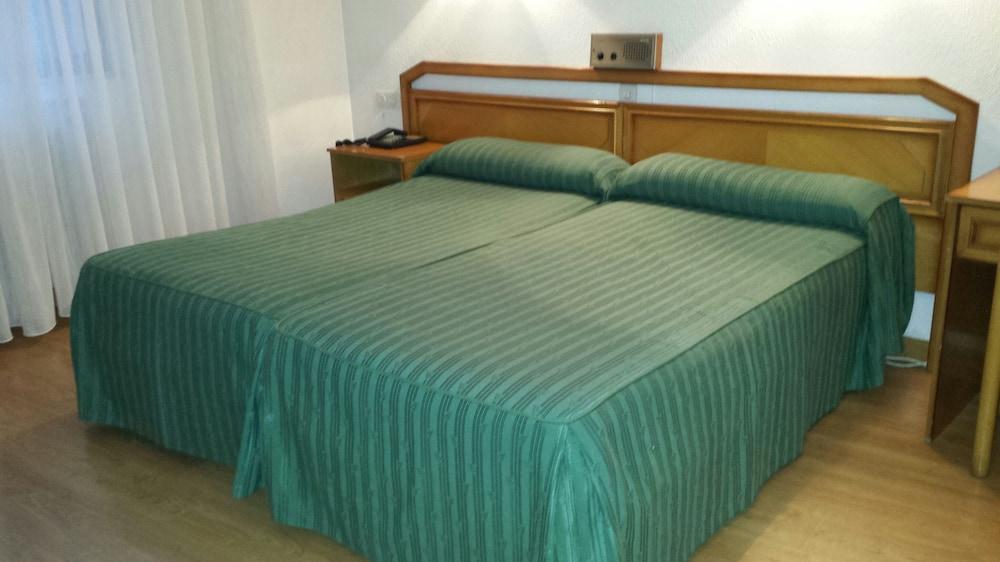 Amefa Hotel 2*