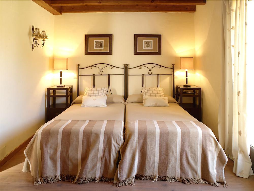 Hotel Ribera Del Corneja Navacepedilla de Corneja