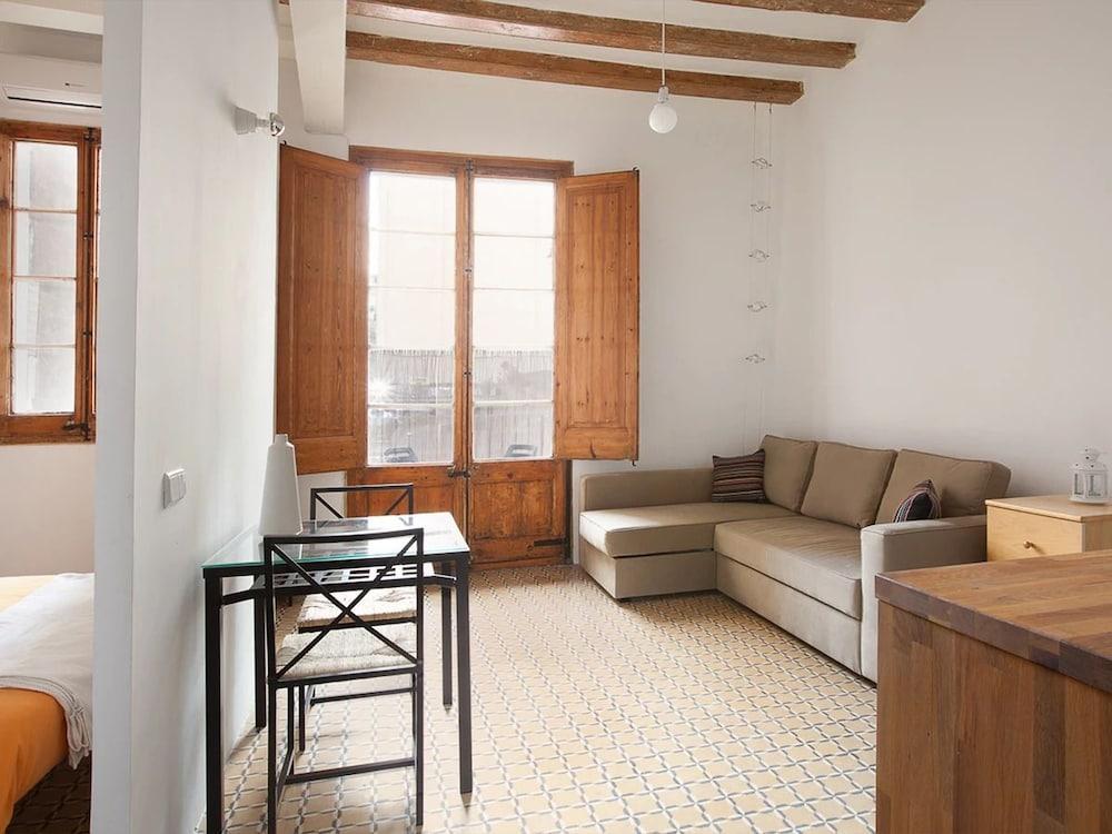 Borrell - Near Ramblas Apartamento *