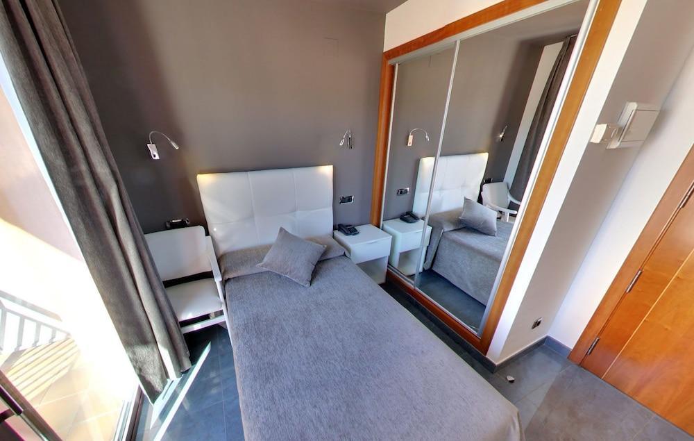 El Salt Hotel