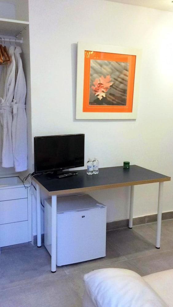 At In Malaga & Solo Travellers Bed & Breakfast 4*