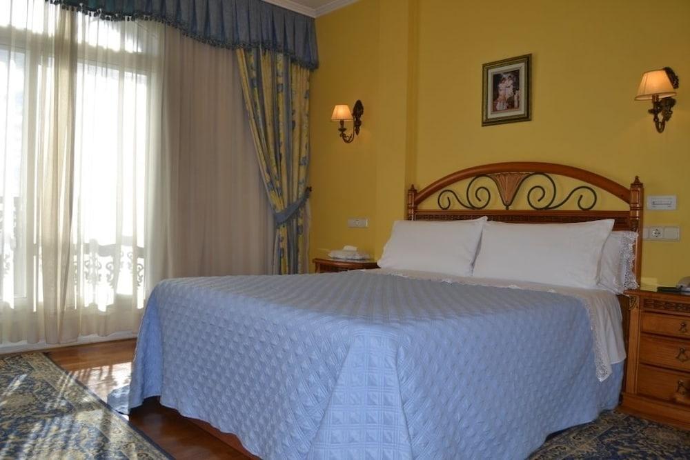Playa Compostela Hotel