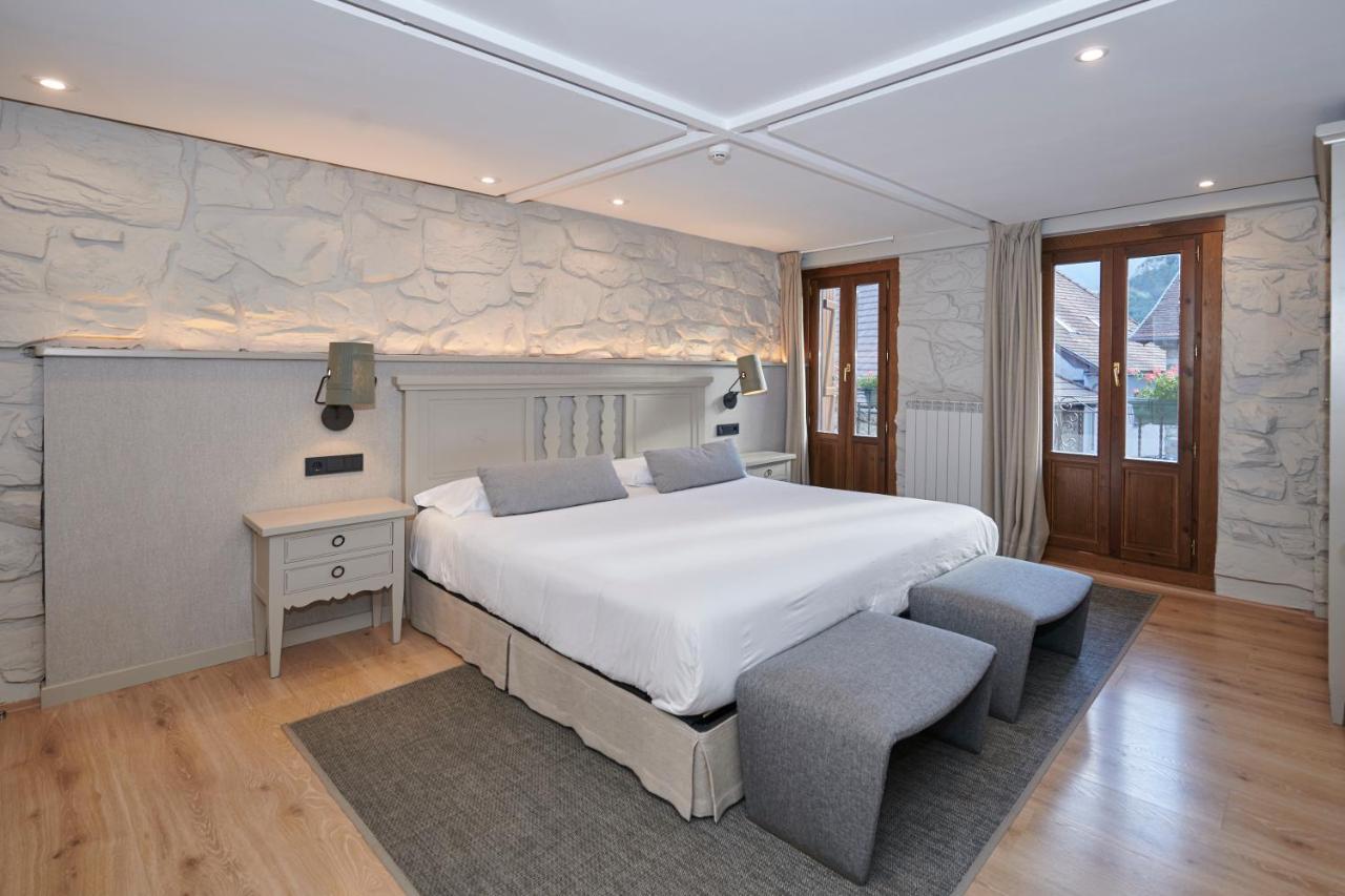 Lola Guest house *