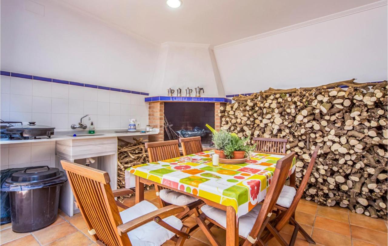 6 Bedroom Gorgeous In Сasa de vacaciones Godelleta