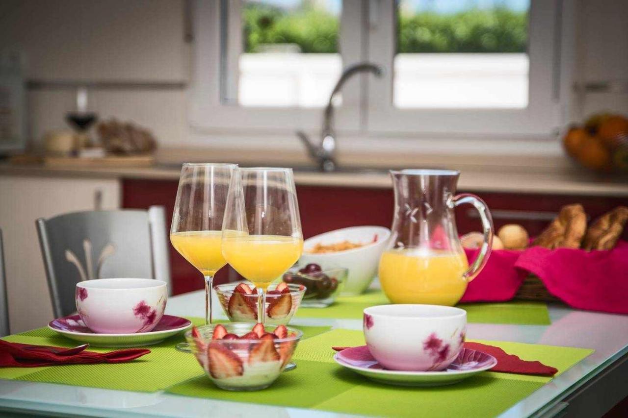 Holiday home Chalet Pareado Con Jardin En 1ª Linea De Mar
