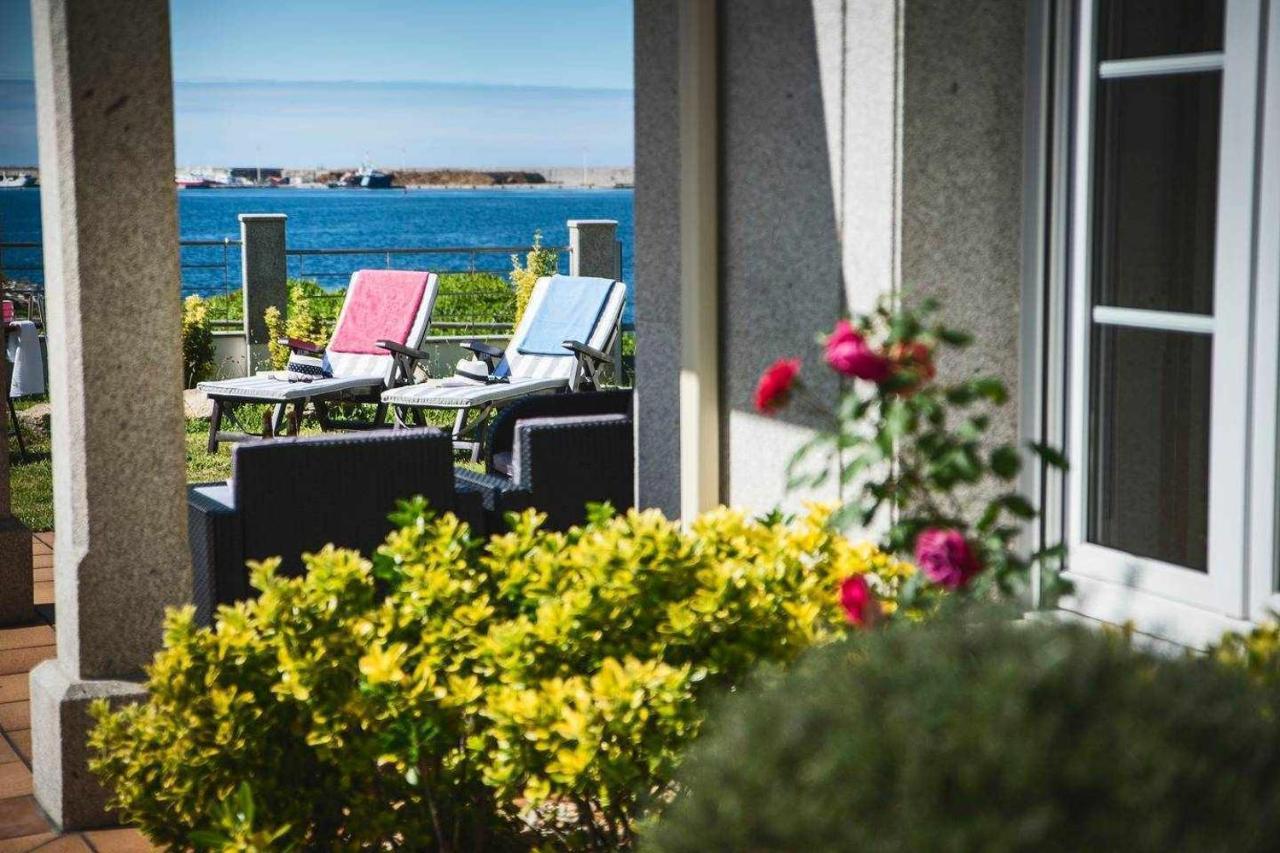 Chalet Pareado Con Jardin En 1ª Linea De Mar *