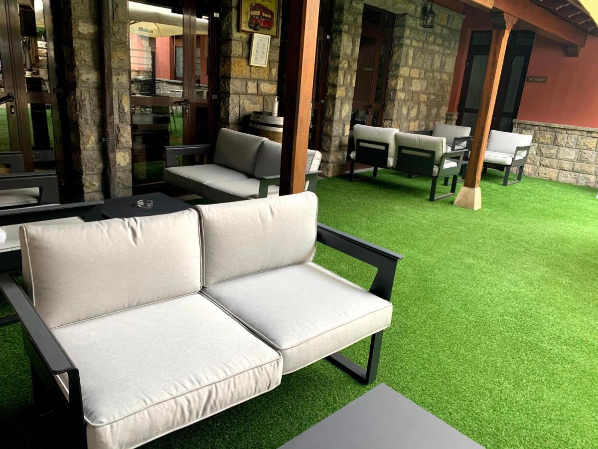 - Peña Santa Hotel