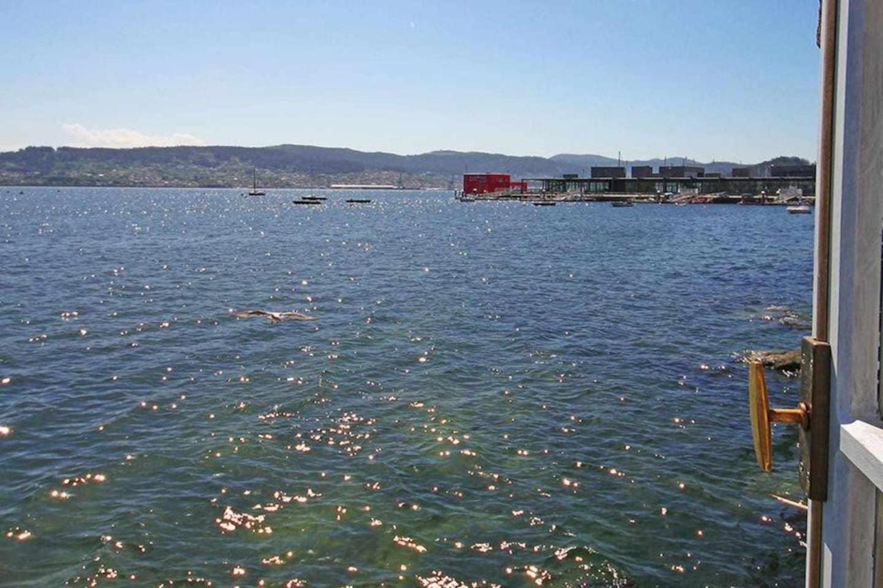 Antiguo Almacén De Sal Encima Del Mar * Combarro