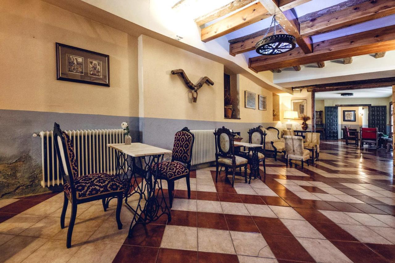 Hotel Fonduq Hospederia El Pilar
