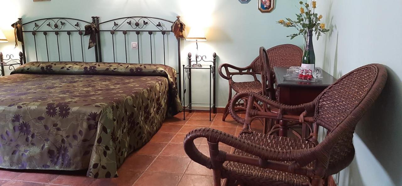 Caballeros Hotel 3*