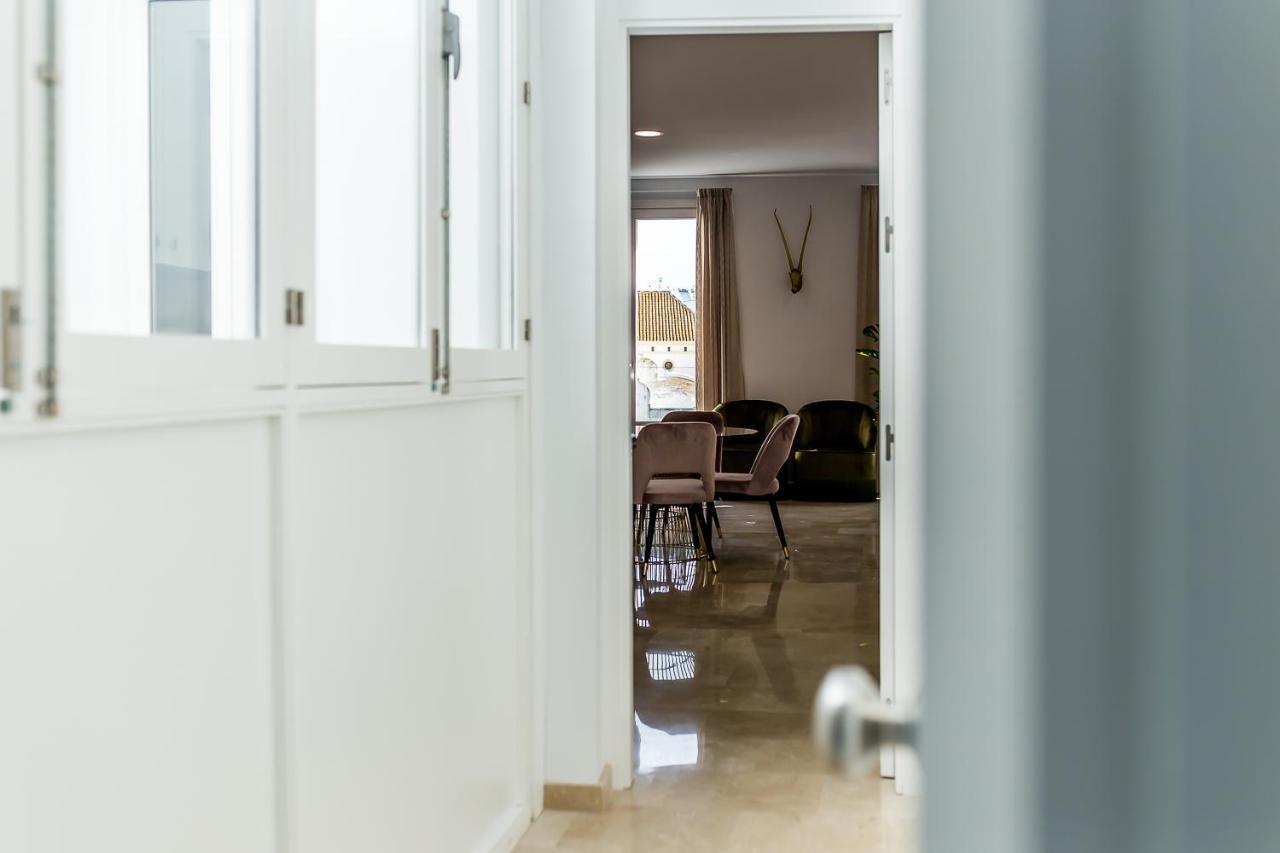 San Francisco Plaza Apartment