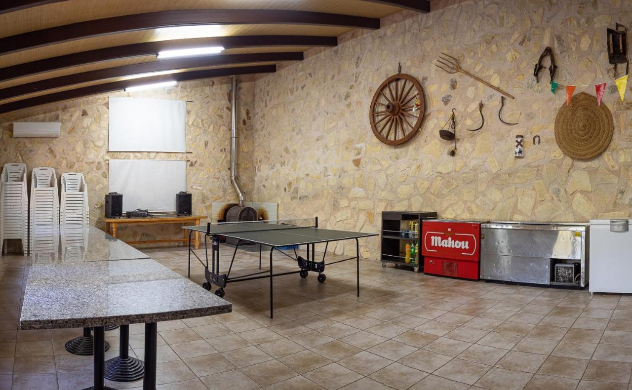 La De Tomas - 5 Estrellas - Futbol 7, Piscina Cubierta & Padel Villa *