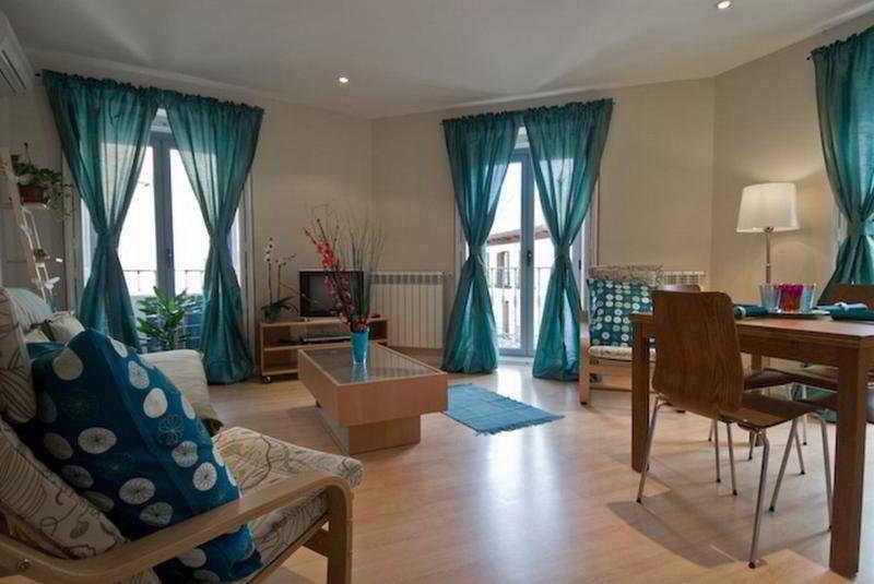 Fuencarral Apartahotel