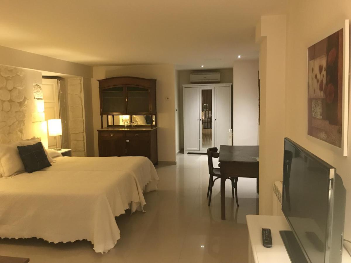 Ebro Apartment *
