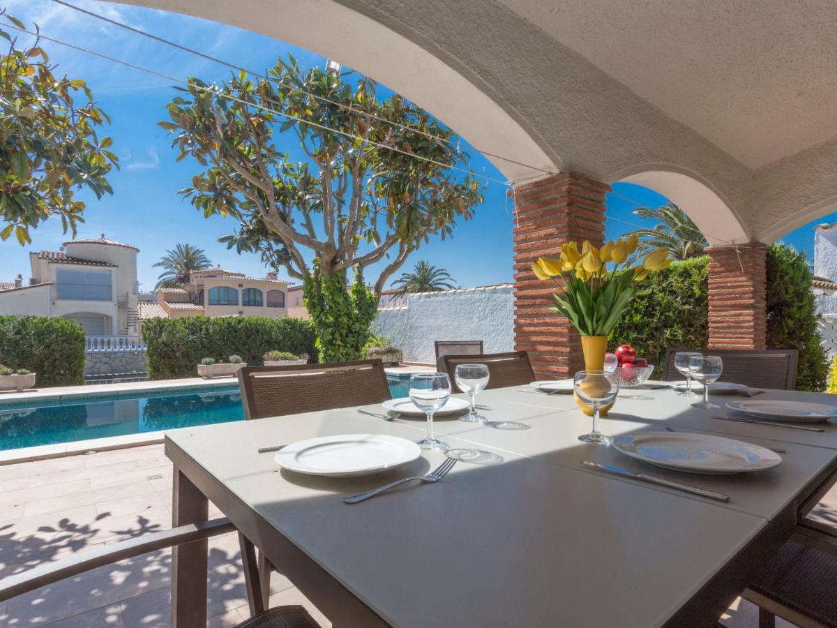 Holiday Falconera 33b Holiday home