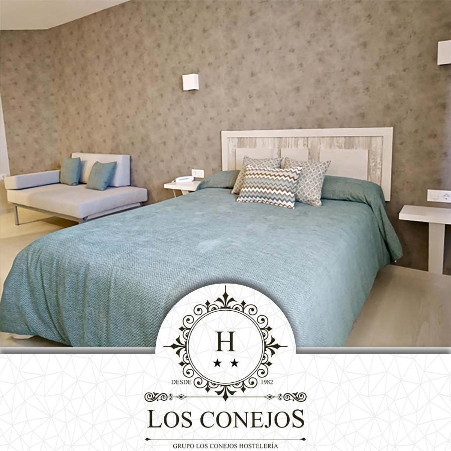 Los Conejos 2*