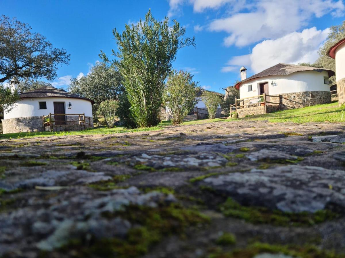 Chozos De La Dehesa La Roca de la Sierra
