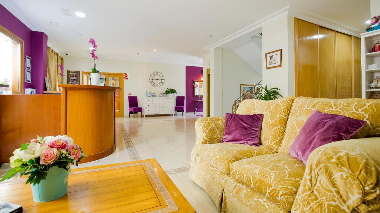 Arce Hotel *