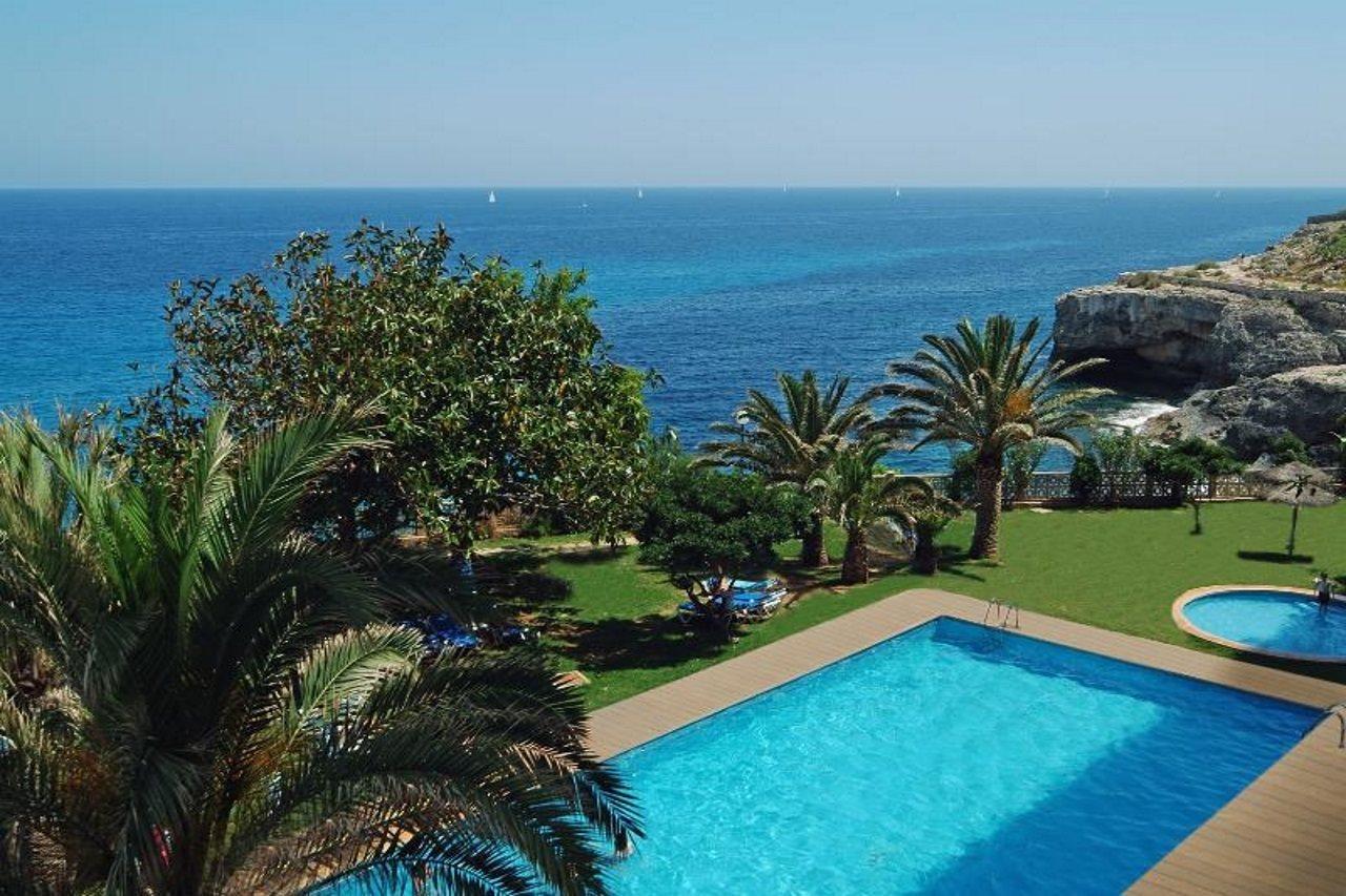 Alua Hotel 4*