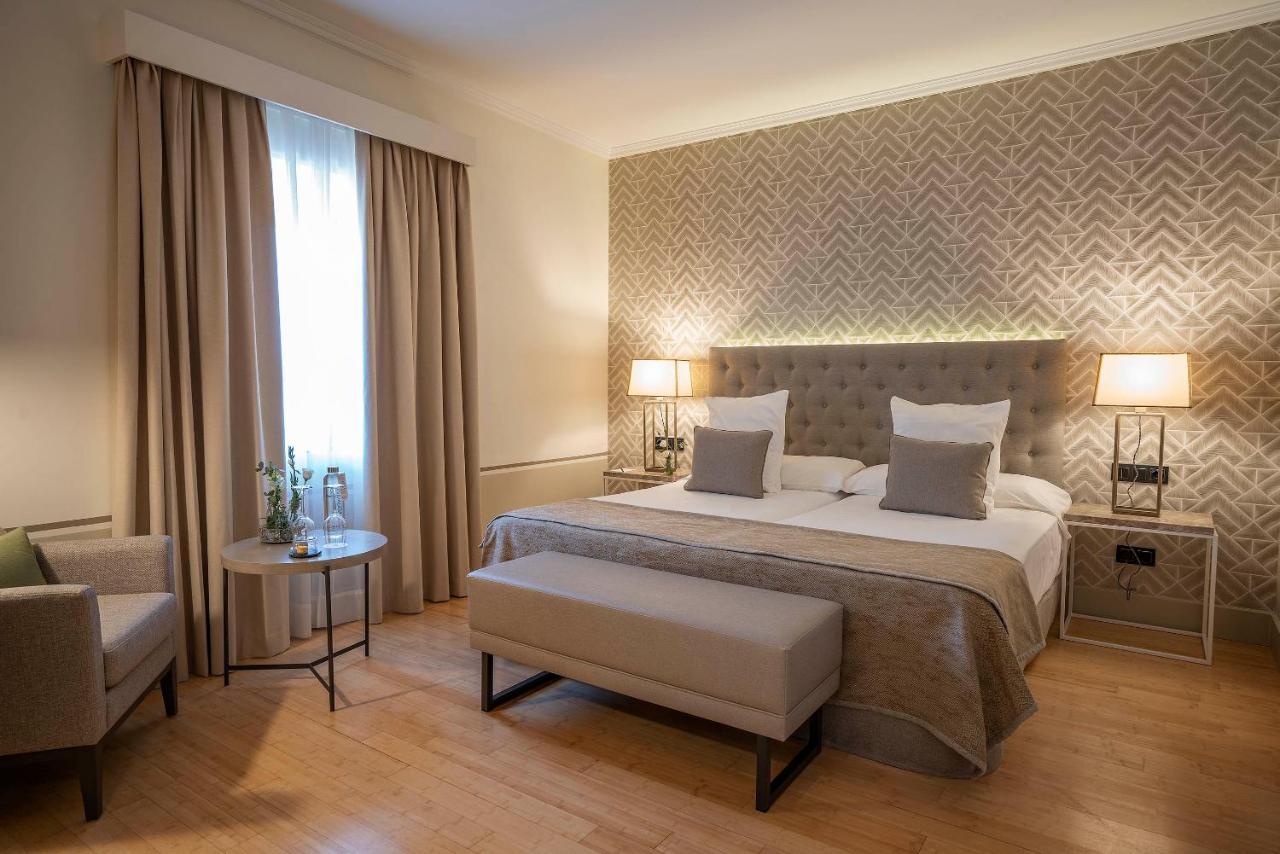 Hospes Palacio De Arenales & Hotel Caceres