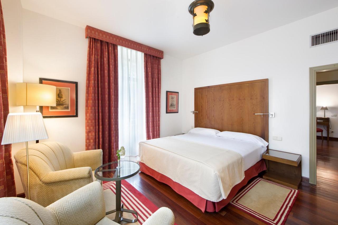 Hotel De 4*