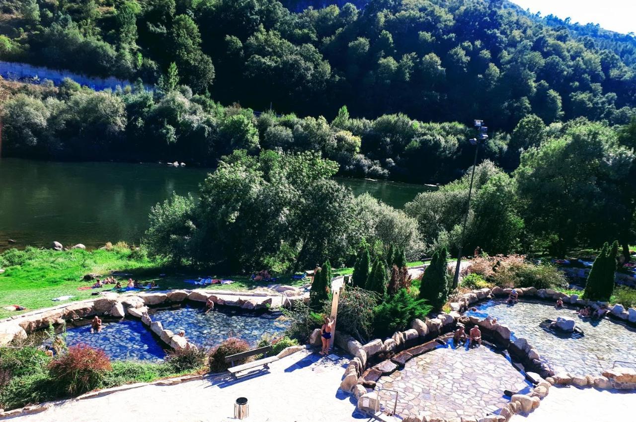 La Casa De Rocas - En La Ribeira Sacra Holiday home