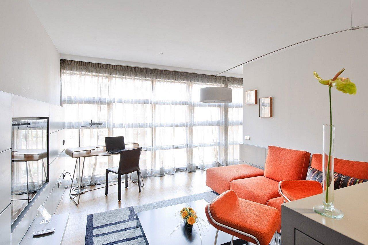 Hotel Reina Petronila 5*