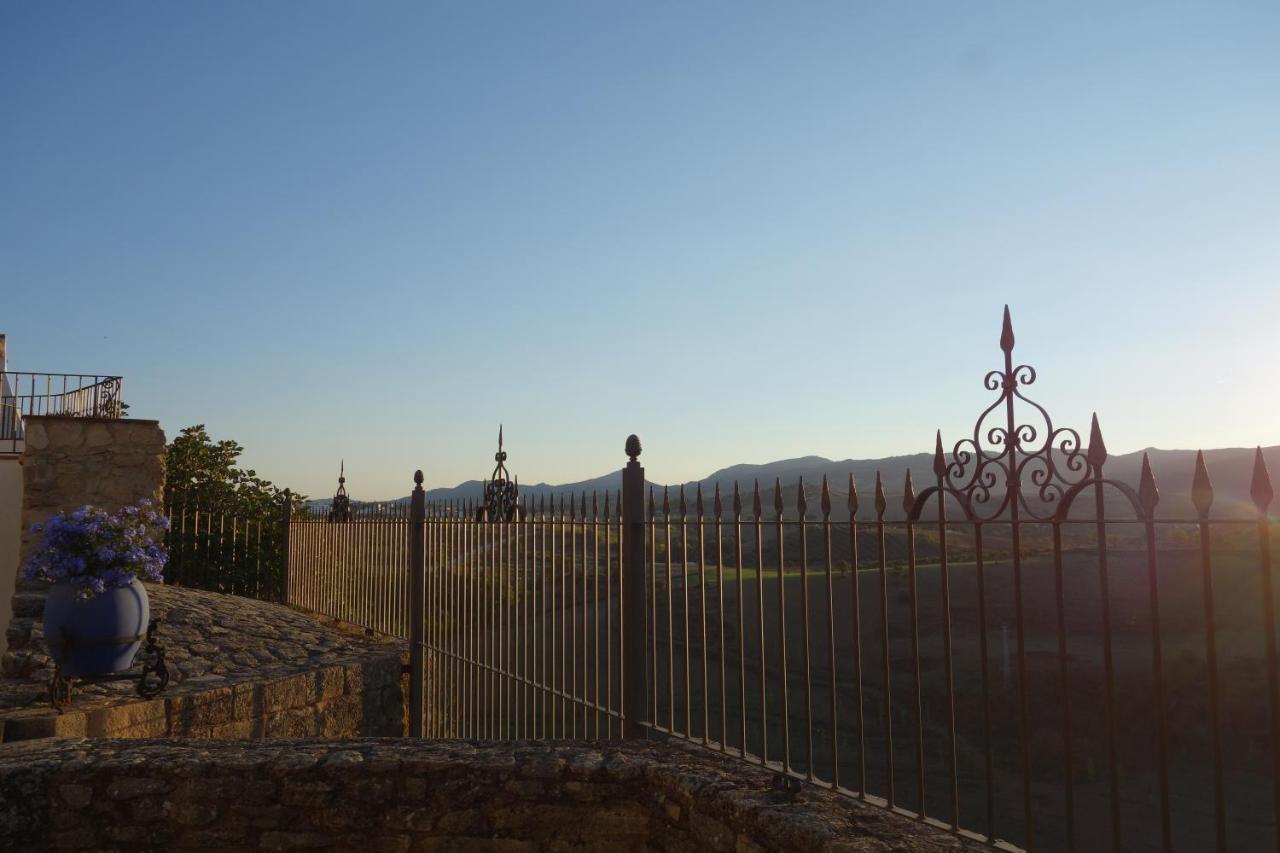 La Escondida Ronda, *