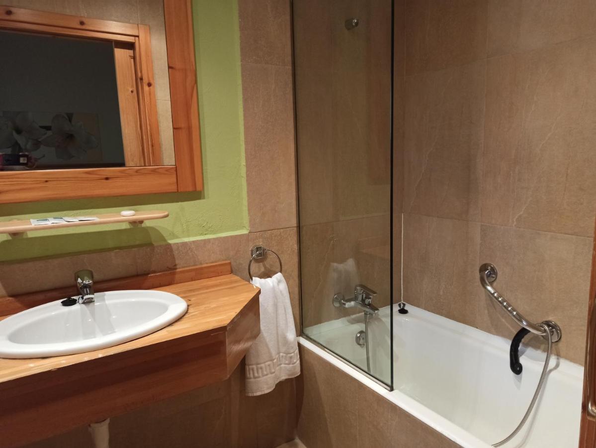Hotel Gueñes 2*