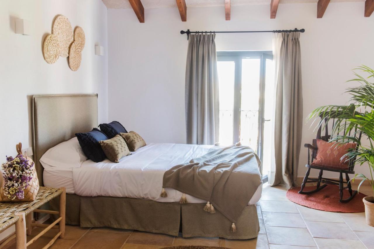 Hotel Curolla Petit Maria De La Salut