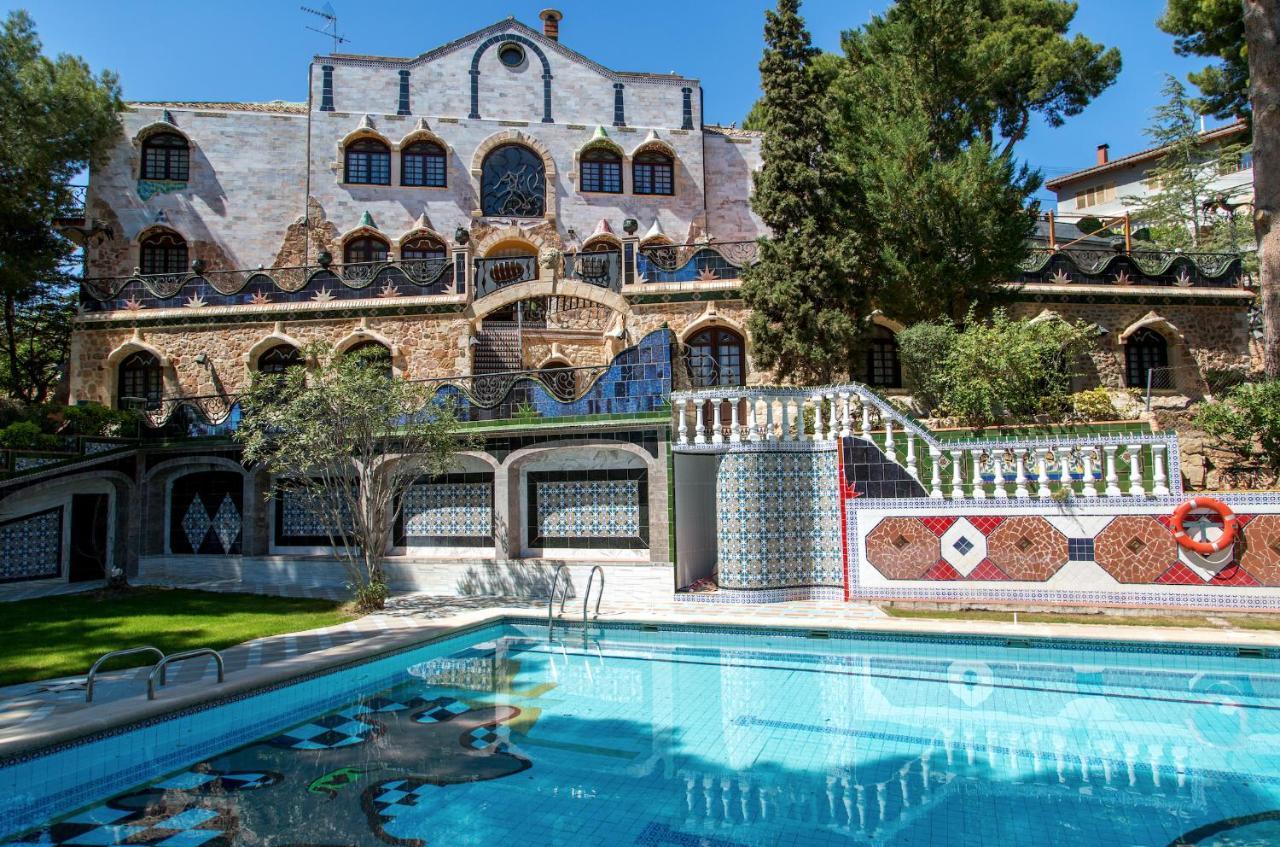 Gaudi Style Apartahotel