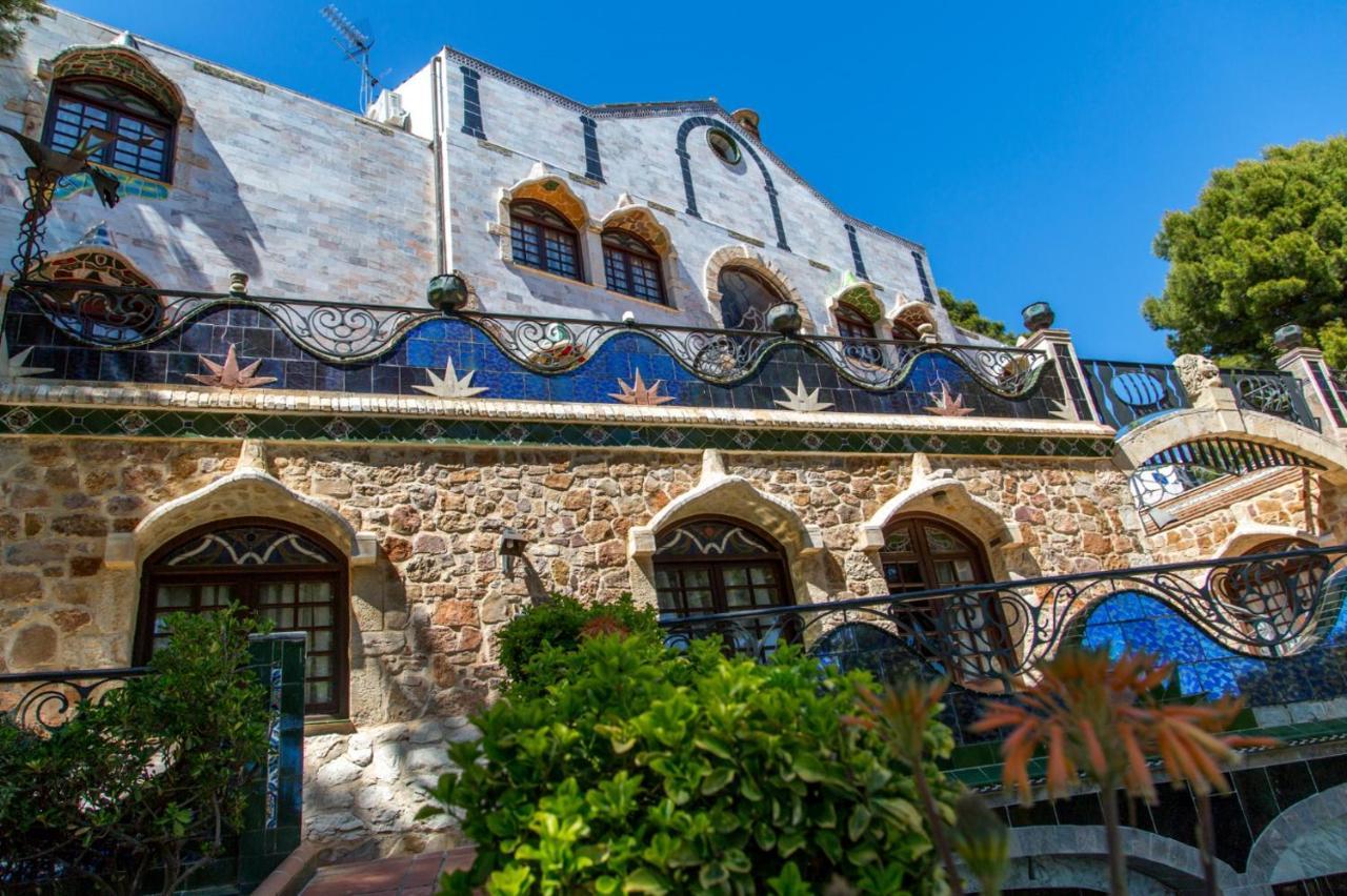 Gaudi Style *