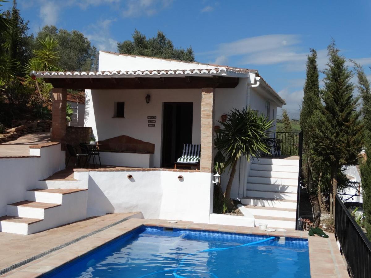 Bed and breakfast Cortijo Loma León Cutar