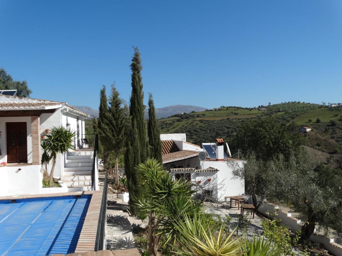 Cortijo Loma León Bed and breakfast *